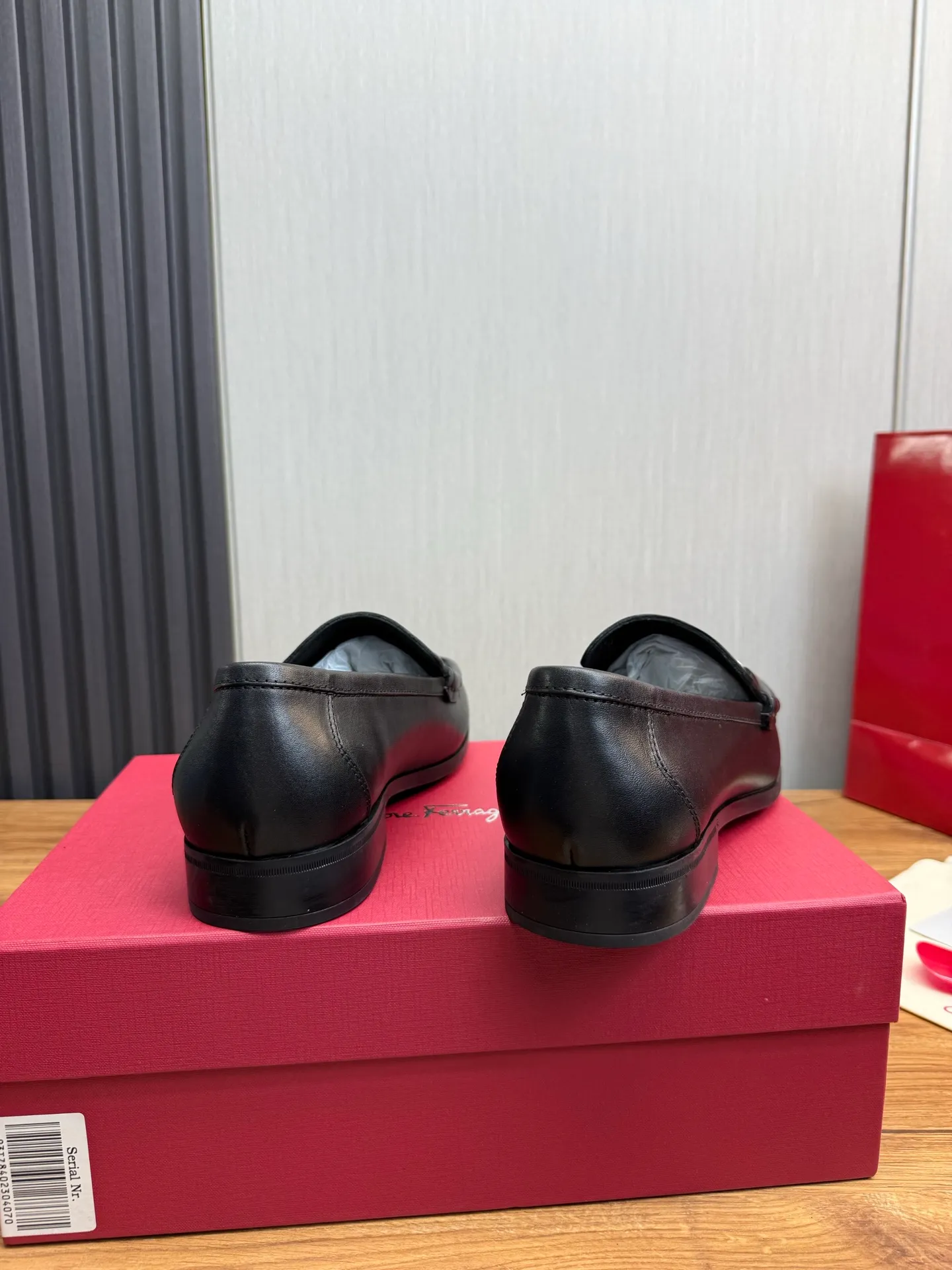 Men's shoes 💰760💰 Ferragamo. [Ferragamo] Men's Loaf leather shoes, the latest hot style, 1:1 original purchase quality, top quality, imported open-edge beaded cowhide leather on the upper, hand-made three-dimensional stitching highlights the round toe design, the inner feet are made of imported cowhide, with original wear-resistant rubber outsole, matching code 39-44, (38, 45 custom-made, non-refundable)